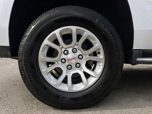 Used 2018 GMC Yukon SLT image 12