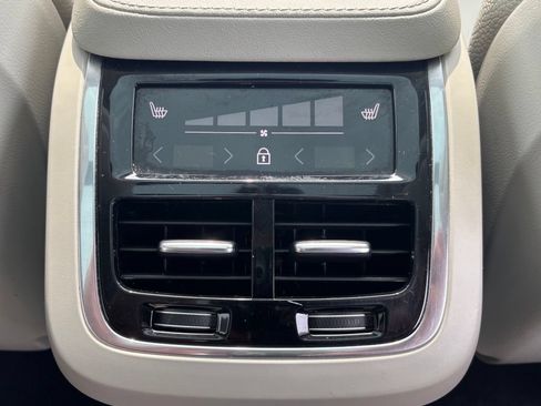 Used 2023 Volvo XC90 B5 Core w/ Protection Package Premier AWD/4WD image 22