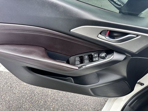 Used 2017 MAZDA MAZDA3 Touring FWD image 9