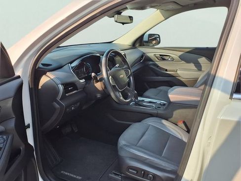 Certified 2018 Chevrolet Traverse Premier w/ Driver Confidence II Package FWD image 19