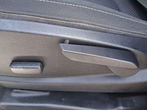 Used 2020 Chevrolet Colorado LT w/ Safety Package image 14