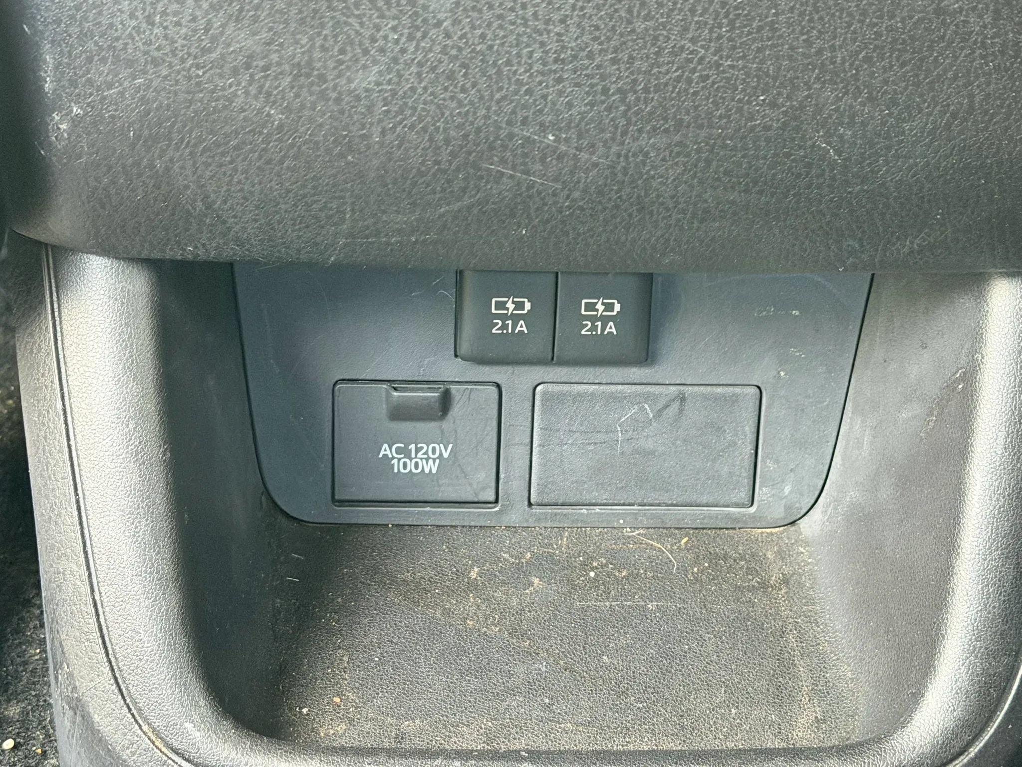 Used 2018 Toyota Highlander Limited FWD image 37