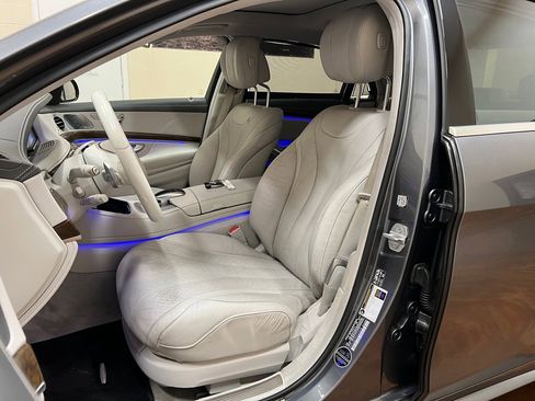 Used 2017 Mercedes-Benz S 550 Sedan image 31