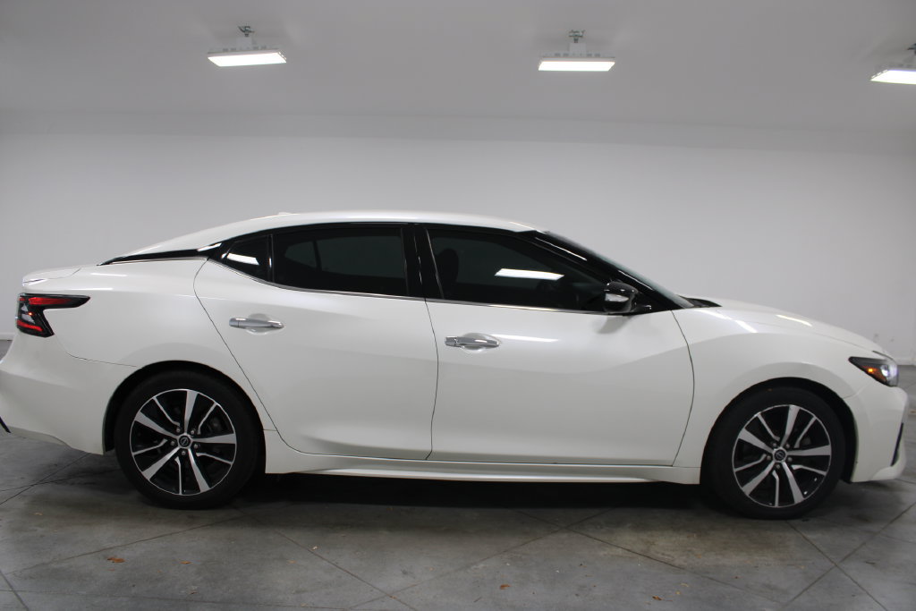 Used 2023 Nissan Maxima SV w/ Floor Mat Group FWD image 11