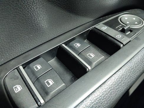 Used 2025 Kia Soul LX w/ LX Technology Package FWD image 27
