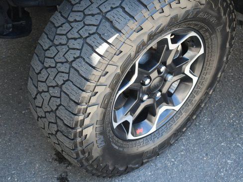 Used 2023 Jeep Gladiator Rubicon w/ Cold Weather Group AWD/4WD image 11