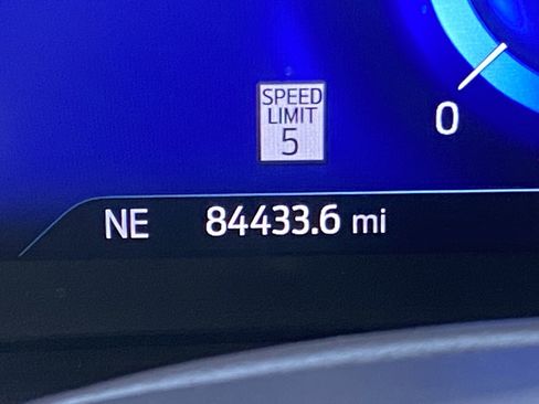 Used 2020 Ford Explorer Platinum w/ Premium Technology Package image 23