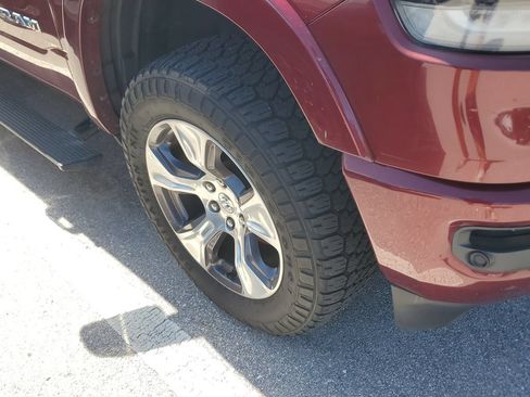 Used 2019 RAM 1500 Laramie AWD/4WD image 4