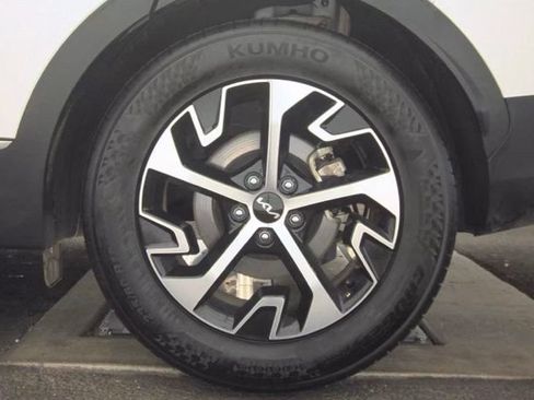 Certified 2025 Kia Sportage EX FWD image 10