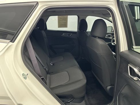 Used 2023 Kia Sportage LX AWD/4WD image 15