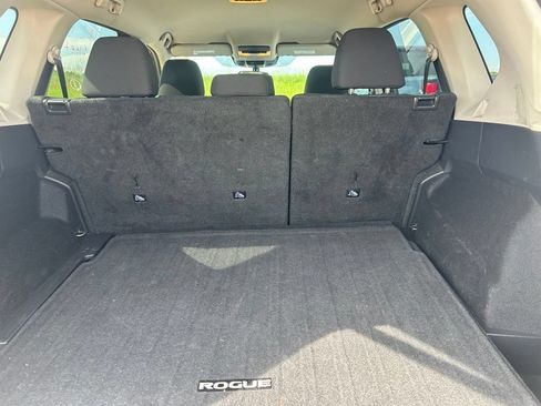 Used 2025 Nissan Rogue SV FWD image 7