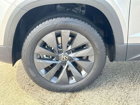 Certified 2024 Volkswagen Taos S FWD image 11