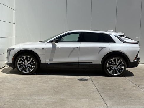 Certified 2024 Cadillac Lyriq Luxury RWD image 4