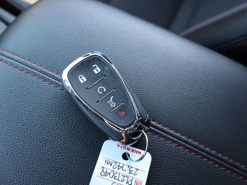 Used 2023 Chevrolet Equinox RS FWD image 35