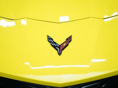 Used 2023 Chevrolet Corvette Stingray Preferred Conv w/ Z51 Performance Package RWD image 35