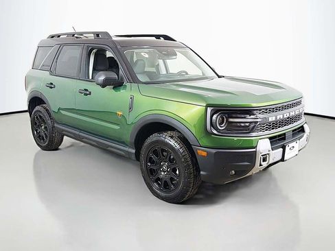 Used 2025 Ford Bronco Sport Badlands image 2