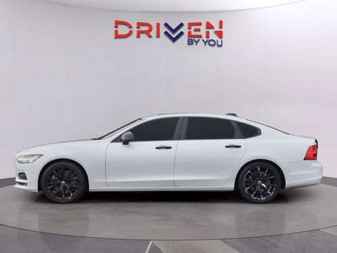 Used 2018 Volvo S90 T6 Momentum w/ Convenience Package AWD/4WD image 2