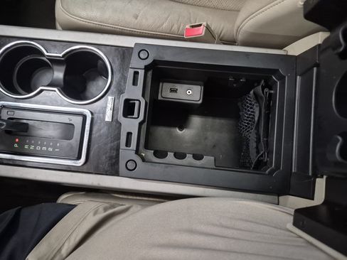 Used 2014 Ford Expedition Limited w/ Equipment Group 301A RWD image 30