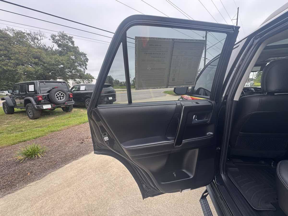 Used 2023 Toyota 4Runner 40th Anniversary SE AWD/4WD image 26