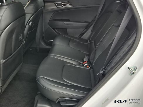 Used 2025 Kia Sportage EX FWD image 11
