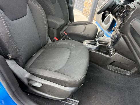 Used 2020 Jeep Renegade Sport image 12