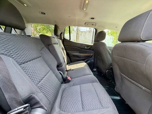 Used 2019 GMC Acadia SLE FWD image 16