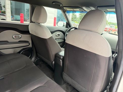 Used 2016 Kia Soul FWD image 24