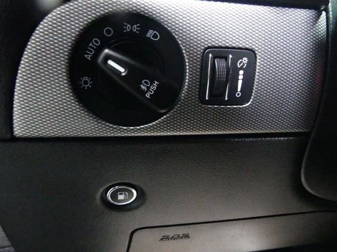 Used 2019 Dodge Durango GT image 38