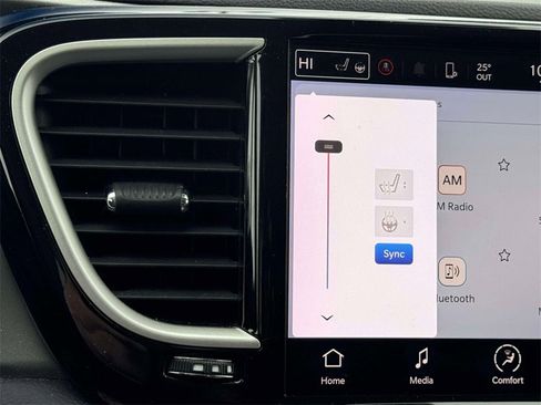 Used 2023 Chrysler Pacifica Touring-L image 20