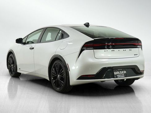 Used 2025 Toyota Prius AWD image 3