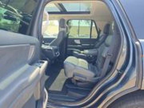 Used 2025 Ford Expedition Active AWD/4WD image 11