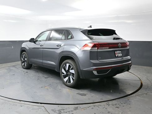 Used 2025 Volkswagen Atlas Cross Sport SE image 10