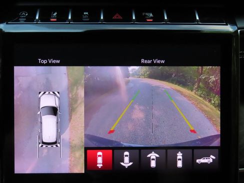 Certified 2023 Jeep Grand Cherokee Limited w/ Luxury Tech Group II AWD/4WD image 7
