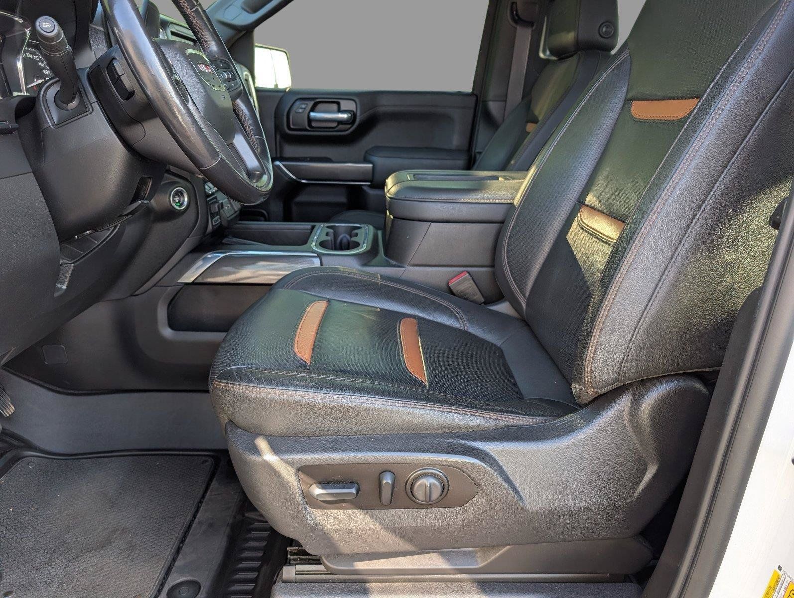 Used 2021 GMC Sierra 1500 AT4 w/ AT4 Carbonpro Edition AWD/4WD image 3