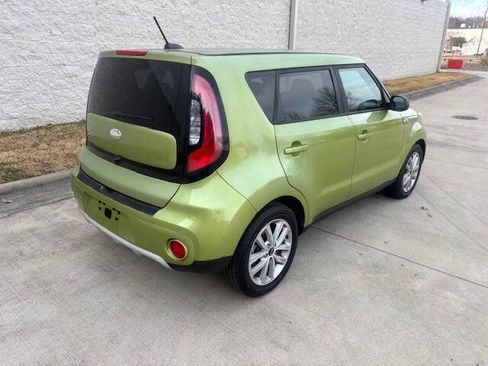 Used 2018 Kia Soul + FWD image 8