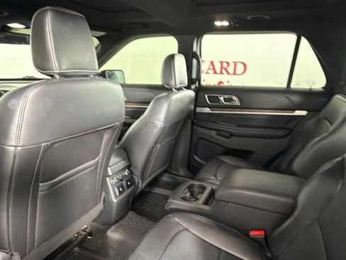 Used 2018 Ford Explorer Limited w/ Equipment Group 301A FWD image 14