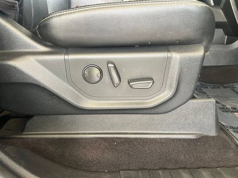 Used 2020 Ford F150 Lariat w/ Equipment Group 502A Luxury AWD/4WD image 32