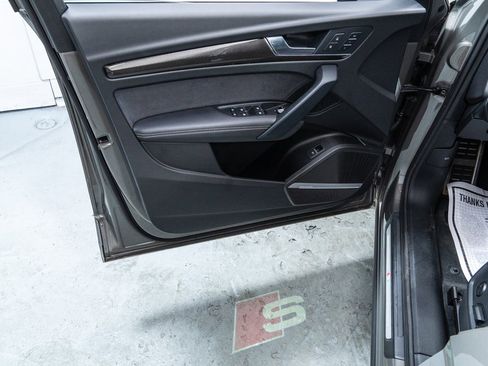 Used 2025 Audi SQ5 Premium Plus w/ Premium Plus Package image 22