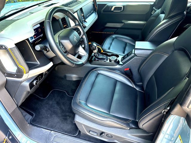 Used 2023 Ford Bronco Badlands w/ Sasquatch Package AWD/4WD image 8