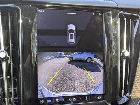 Certified 2023 Volvo XC60 B5 Plus w/ Climate Package image 23