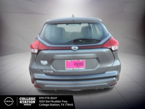 New 2025 Nissan Kicks Play S image 5