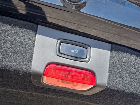 Used 2018 Porsche Cayenne image 16