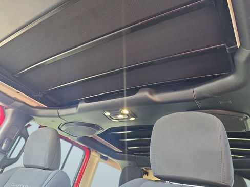 Used 2019 Jeep Wrangler Unlimited Sahara w/ Safety Group image 13