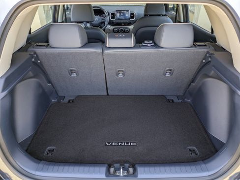 Used 2021 Hyundai Venue w/ Cargo Package image 16