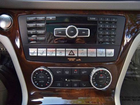 Used 2013 Mercedes-Benz SL 550 image 34