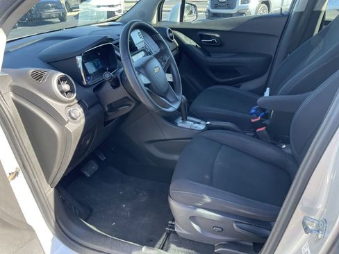 Used 2016 Chevrolet Trax LS image 8