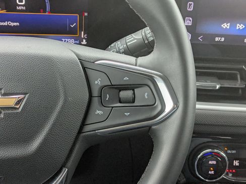 Used 2025 Chevrolet TrailBlazer LT w/ Convenience Package image 21