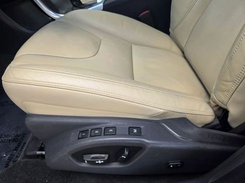 Used 2016 Volvo XC60 T5 Premier w/ Proximity Package AWD/4WD image 14