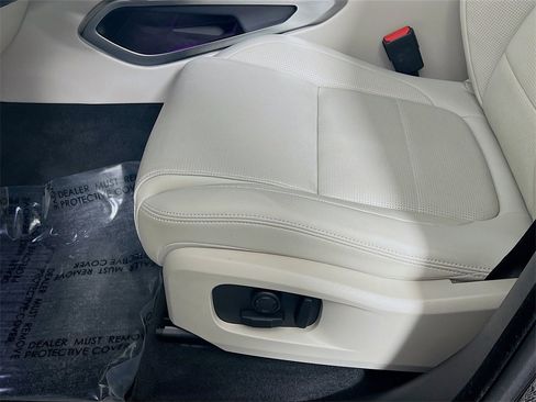 Used 2025 Jaguar F-PACE R-Dynamic S image 20