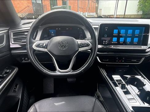 Used 2025 Volkswagen Atlas Cross Sport SE FWD image 7